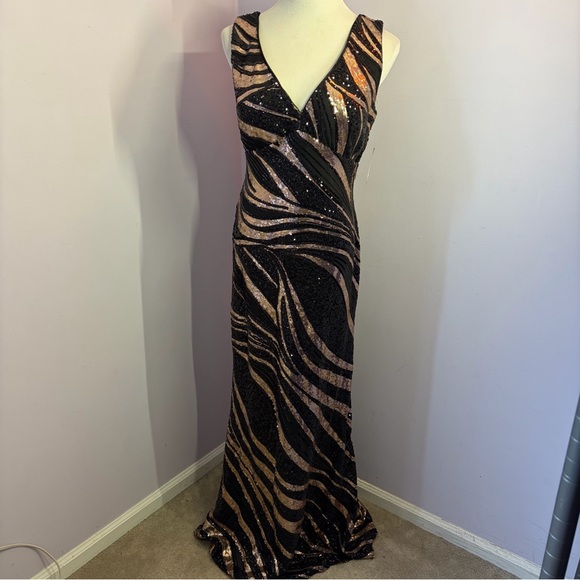 R&M Richards Dresses & Skirts - R&M Richards Black and Gold Sequin Maxi Dress,NWT,Size 8